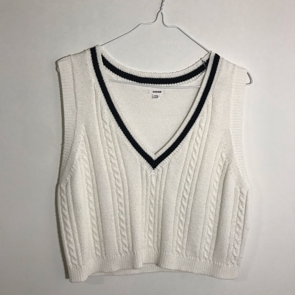Garage sweater vest 🖤🤍
